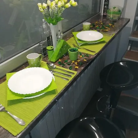 شقة Classy And Cozy - Parking - 3 Beds - Near Center نوفي ساد