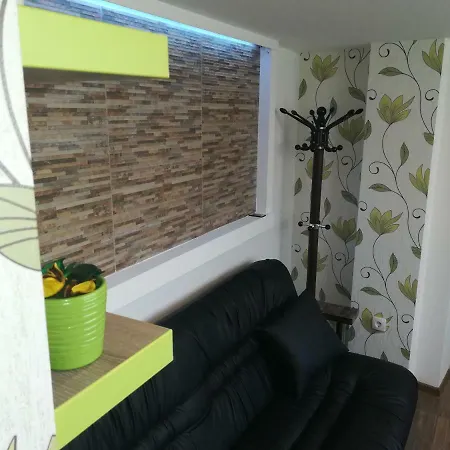 شقة Classy And Cozy - Parking - 3 Beds - Near Center