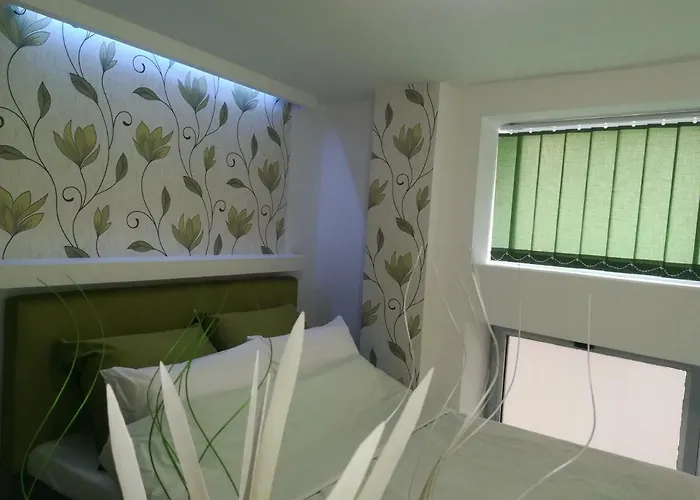 Classy And Cozy - Parking - 3 Beds - Near Center Daire