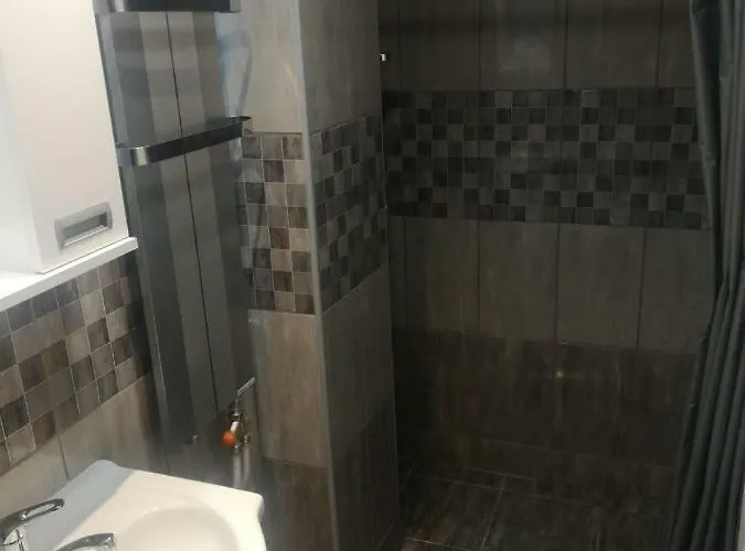 Classy And Cozy - Parking - 3 Beds - Near Center Novi Sad