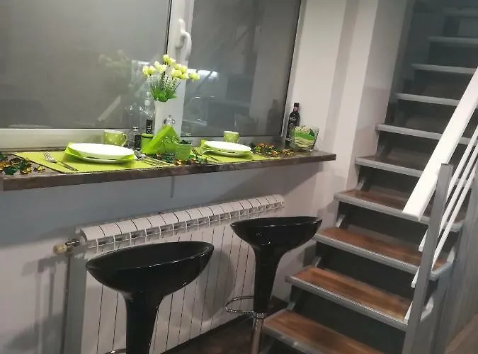 Classy And Cozy - Parking - 3 Beds - Near Center Daire *